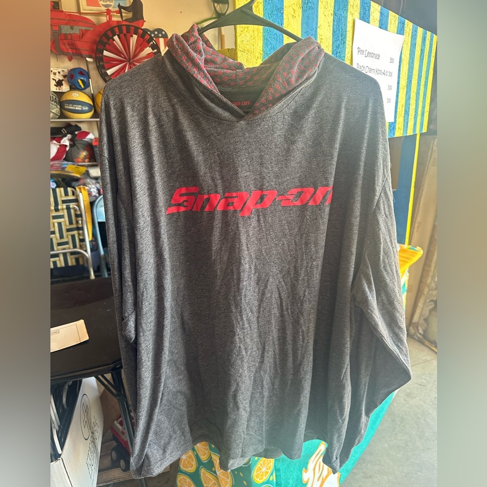 Snap-On lightweight sweatshirt